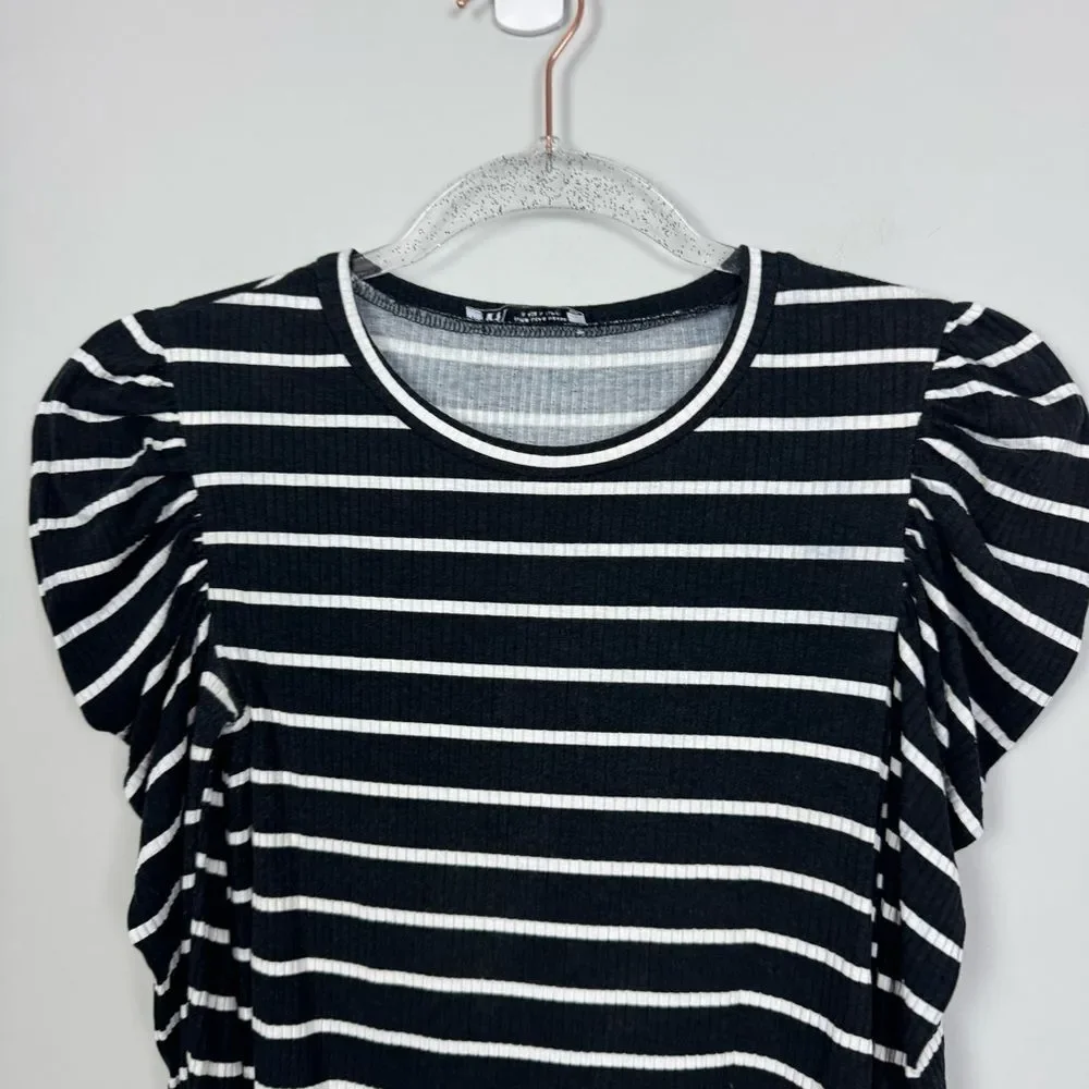 ZARA | Black & White Striped Puff Shoulder Top Women’s Size Small